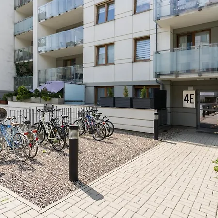 Czarnieckiego With Balcony By Renters *