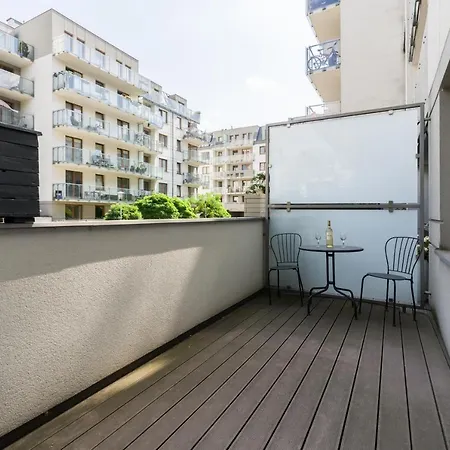 Apartment Czarnieckiego With Balcony By Renters