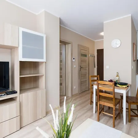 Czarnieckiego With Balcony By Renters Apartment Poznan