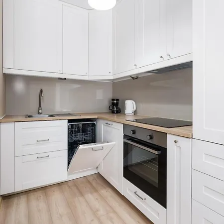 Czarnieckiego With Balcony By Renters * Poznan